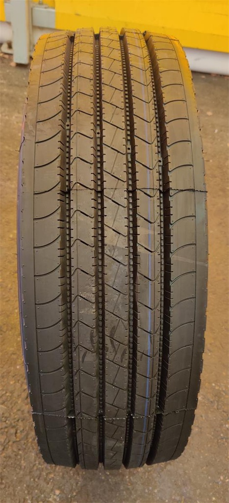 235/75R17.5 143/141J DYNAMO MAR26 STEER & TRAILER 18PR REGIONAL